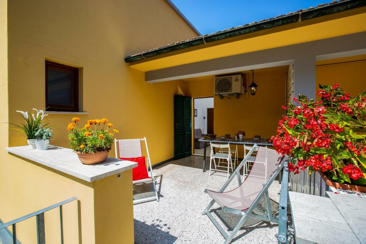 Montecchio Casa Donatellaアパートメント エクステリア 写真